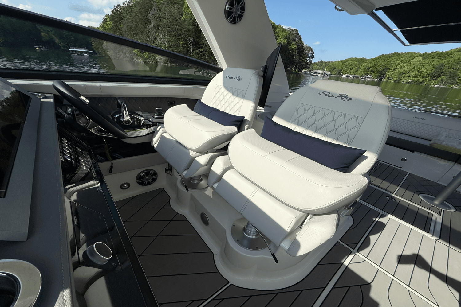 2025 Sea Ray 400 SLX Image Thumbnail #46