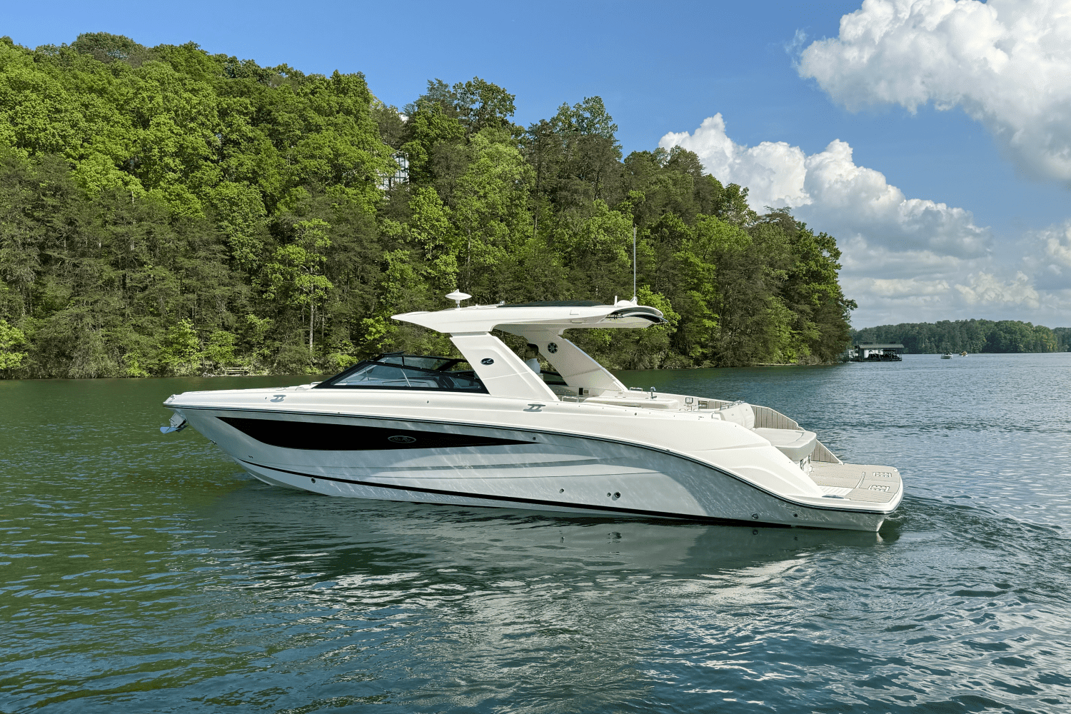 2025 Sea Ray 400 SLX Image Thumbnail #15
