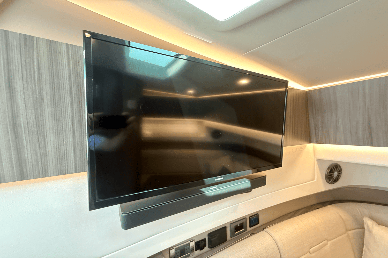 2025 Sea Ray 400 SLX Image Thumbnail #74