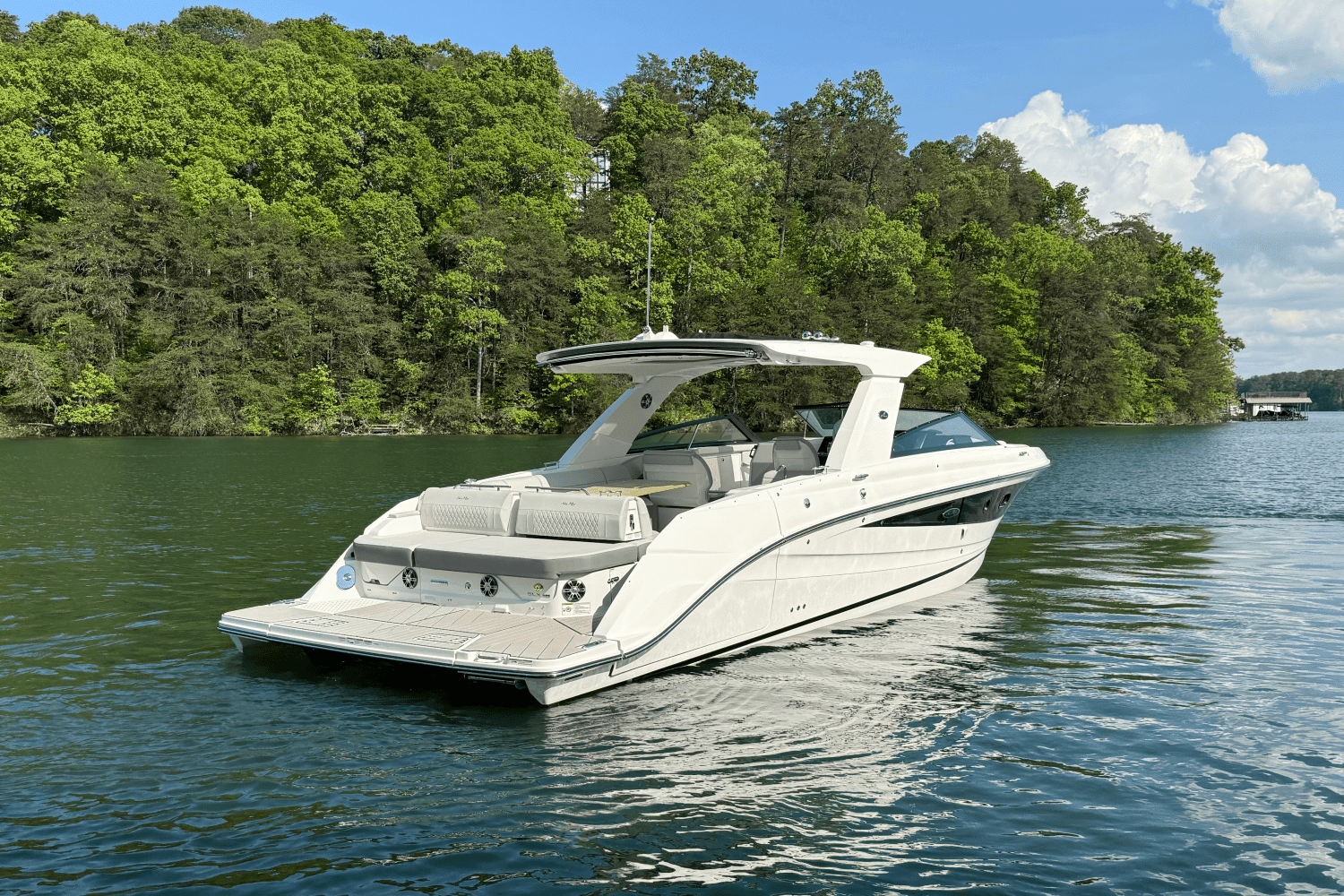 2025 Sea Ray 400 SLX Image Thumbnail #18