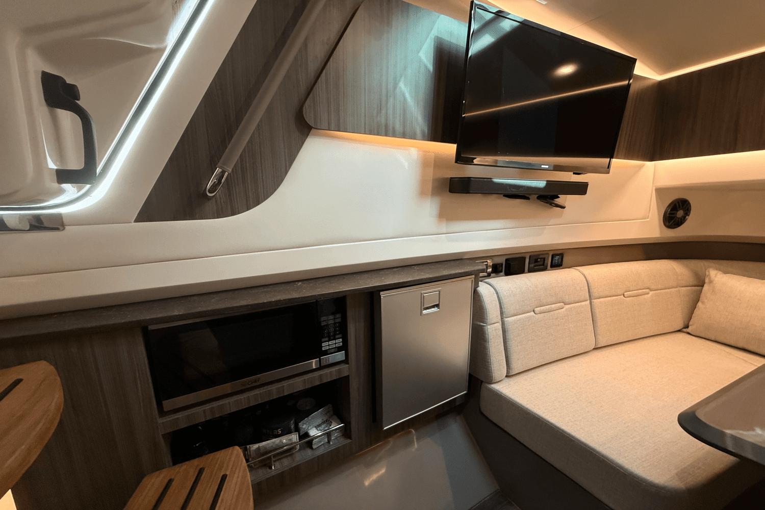 2025 Sea Ray 400 SLX Image Thumbnail #70