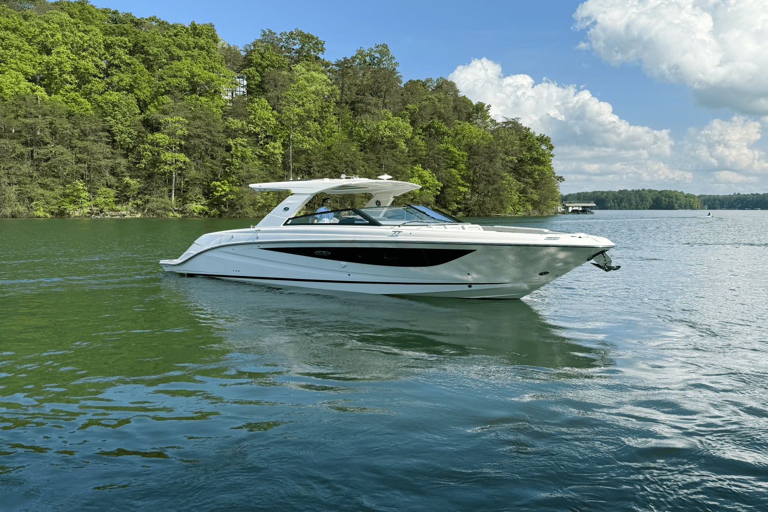 2025 Sea Ray 400 SLX Image Thumbnail #4