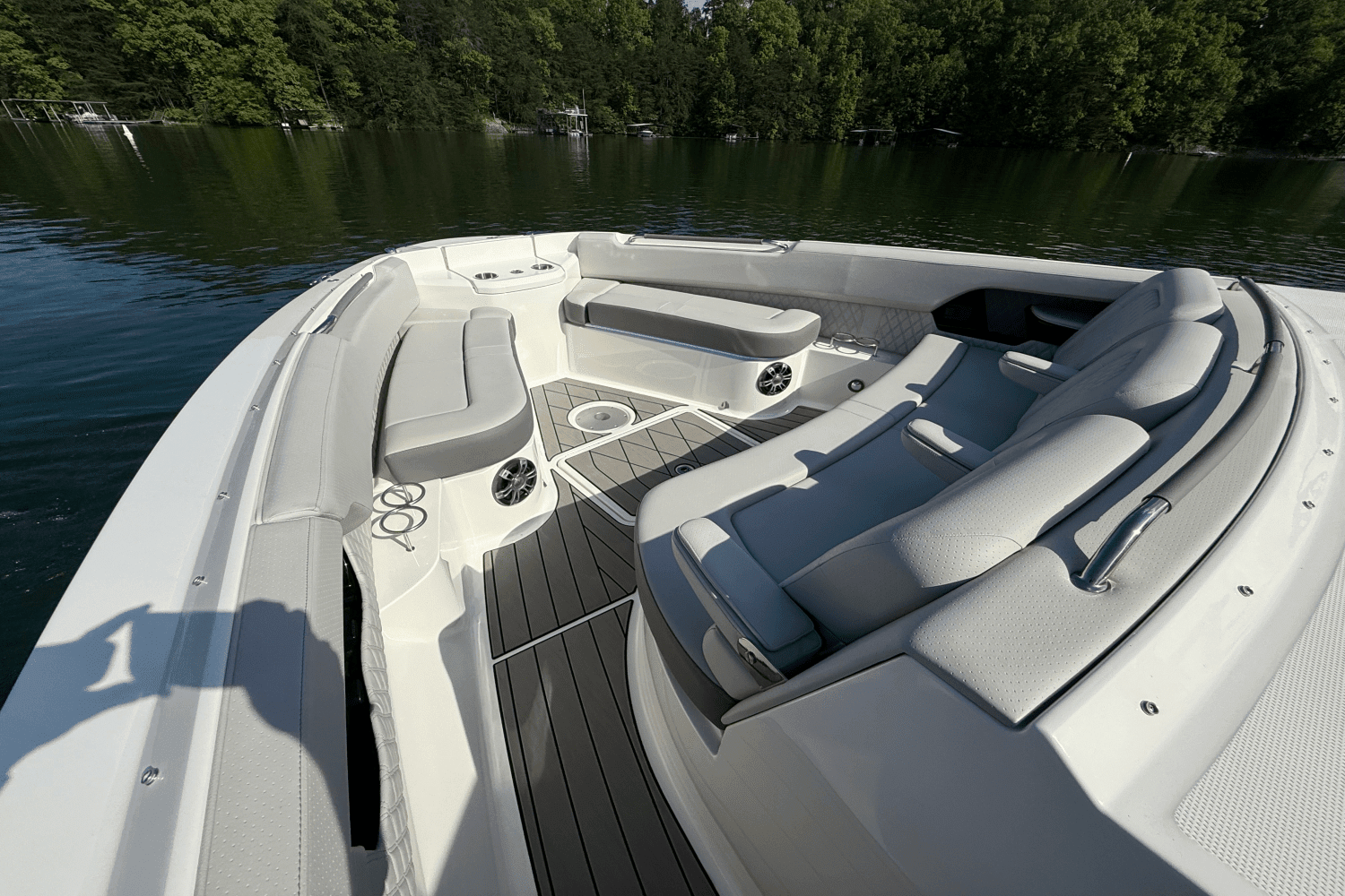 2025 Sea Ray 400 SLX Image Thumbnail #63
