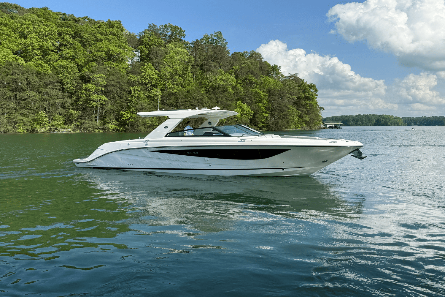 2025 Sea Ray 400 SLX Image Thumbnail #1
