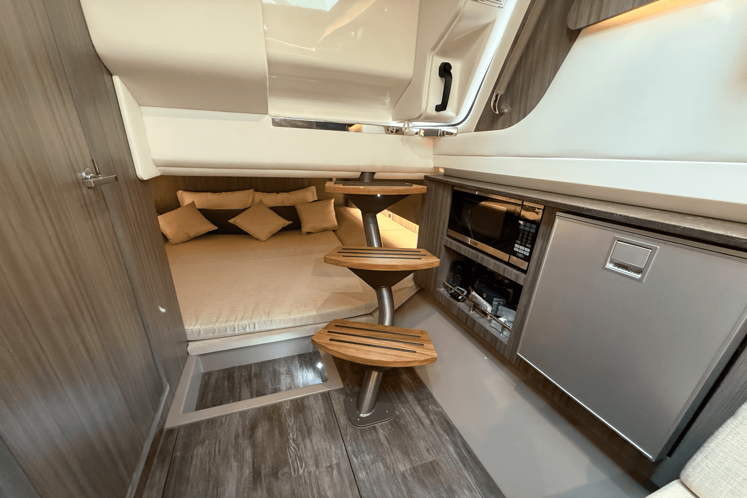 2025 Sea Ray 400 SLX Image Thumbnail #71