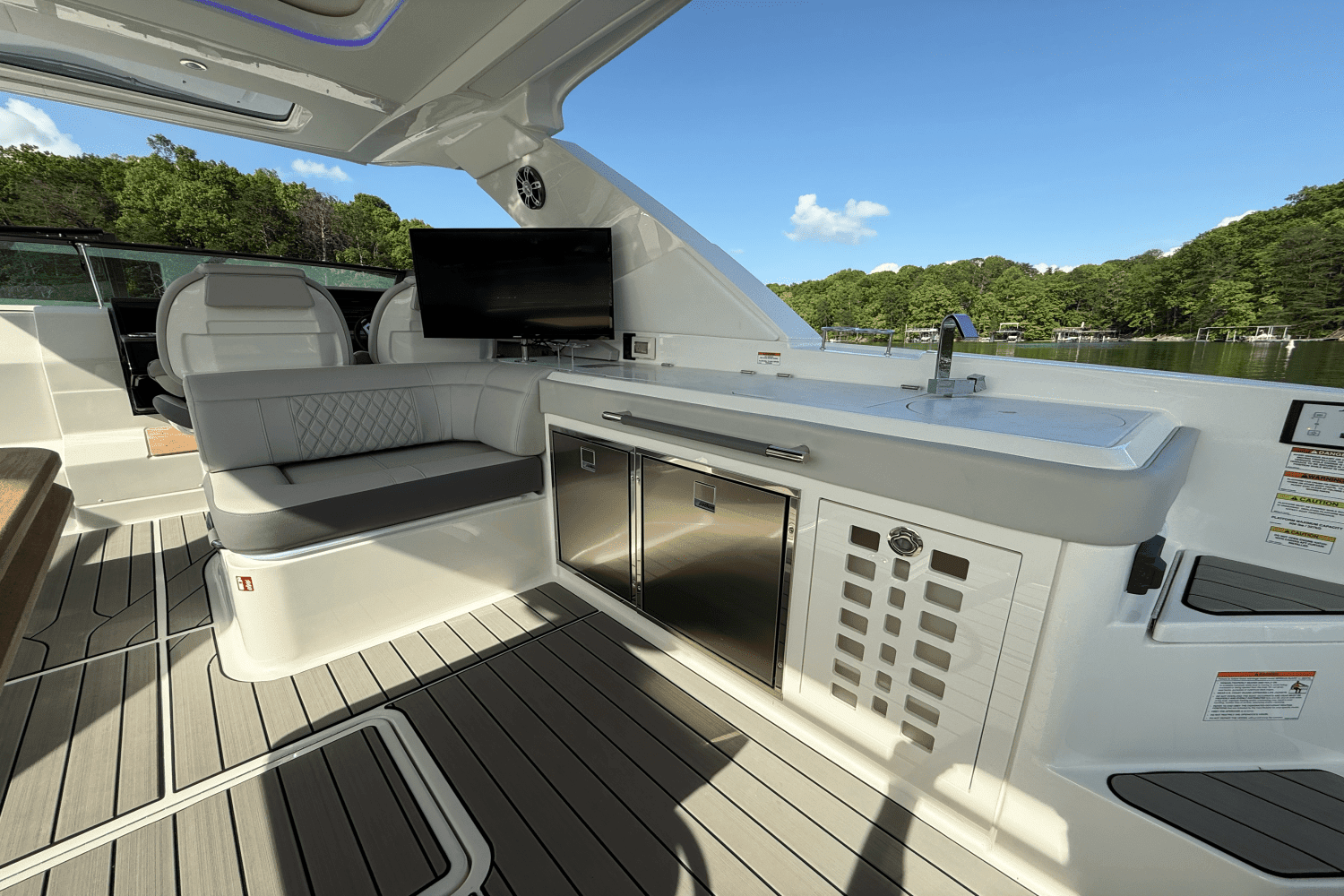 2025 Sea Ray 400 SLX Image Thumbnail #34