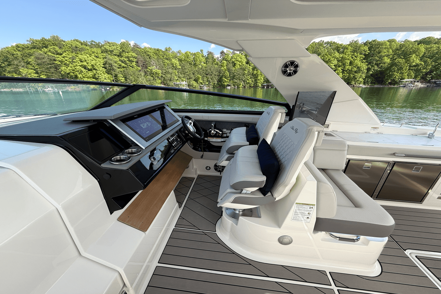 2025 Sea Ray 400 SLX Image Thumbnail #44