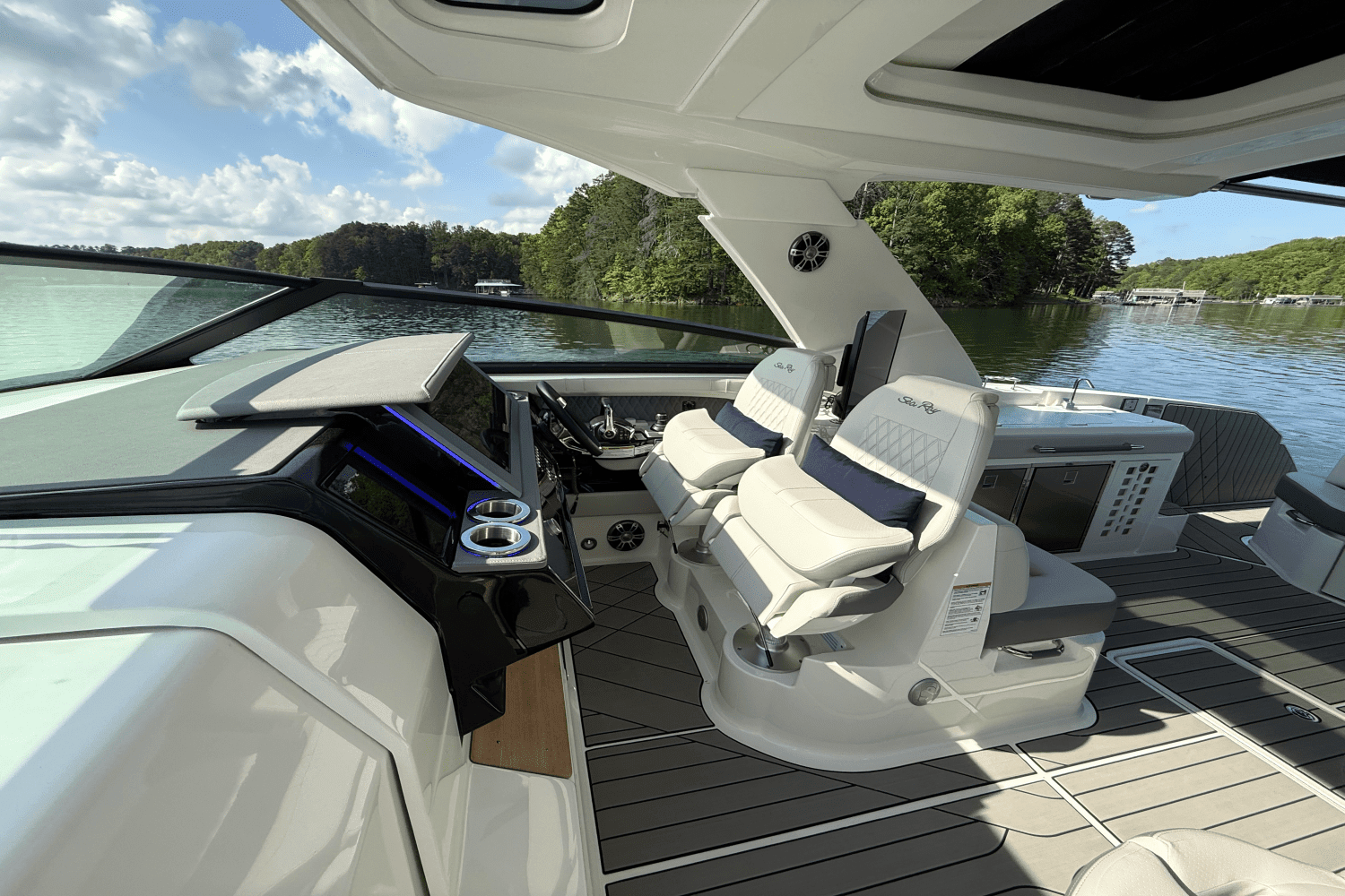 2025 Sea Ray 400 SLX Image Thumbnail #43