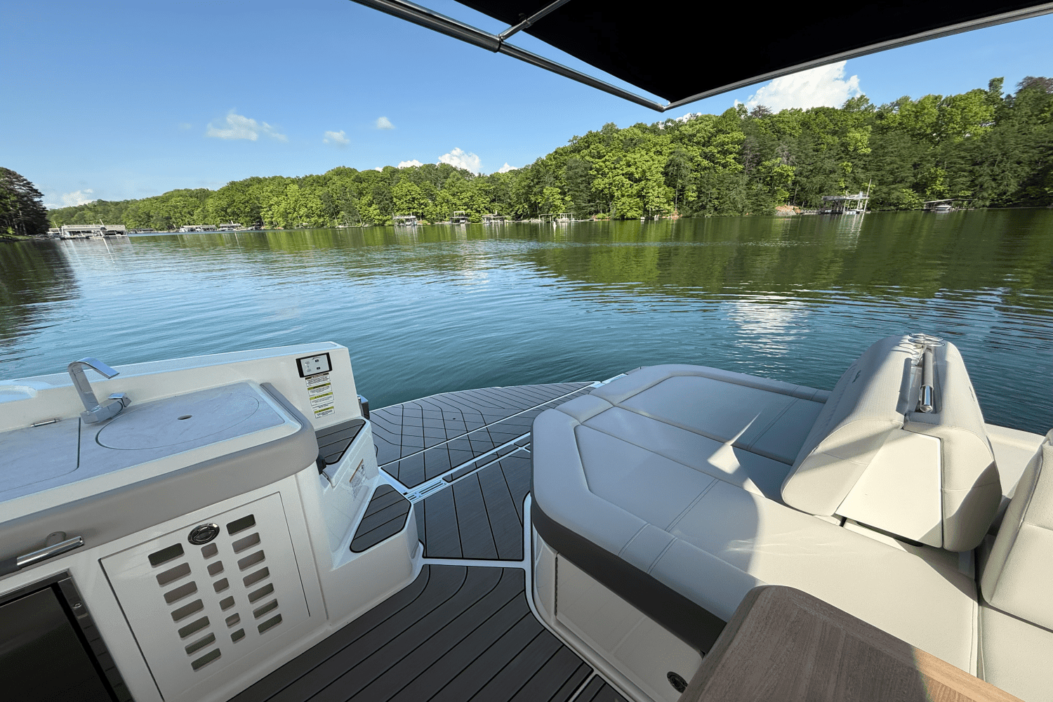 2025 Sea Ray 400 SLX Image Thumbnail #30