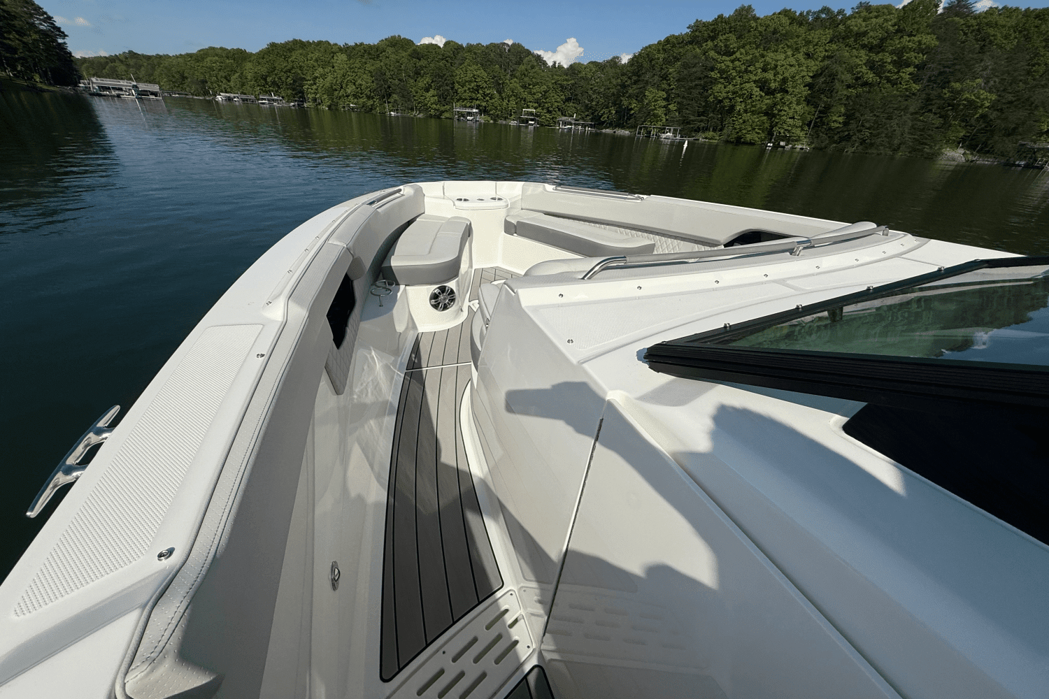 2025 Sea Ray 400 SLX Image Thumbnail #62