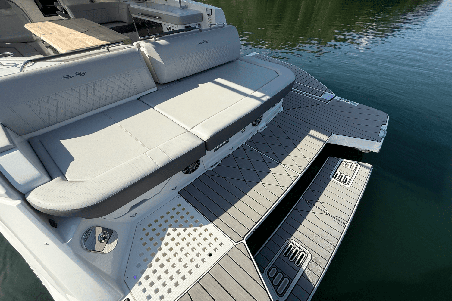 2025 Sea Ray 400 SLX Image Thumbnail #23