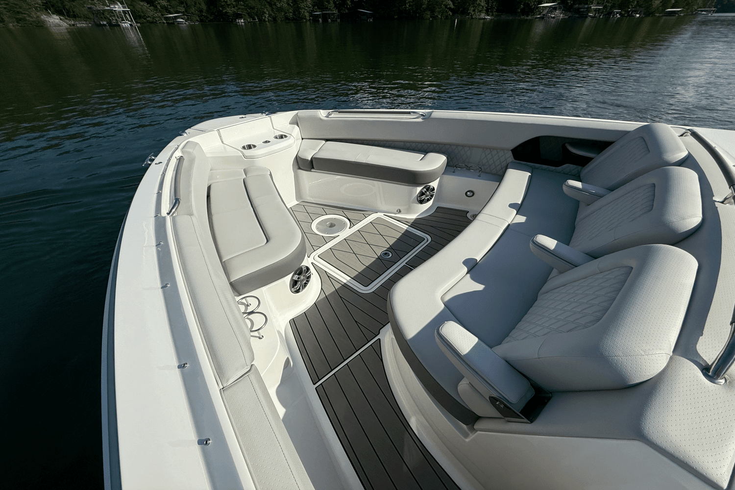 2025 Sea Ray 400 SLX Image Thumbnail #64