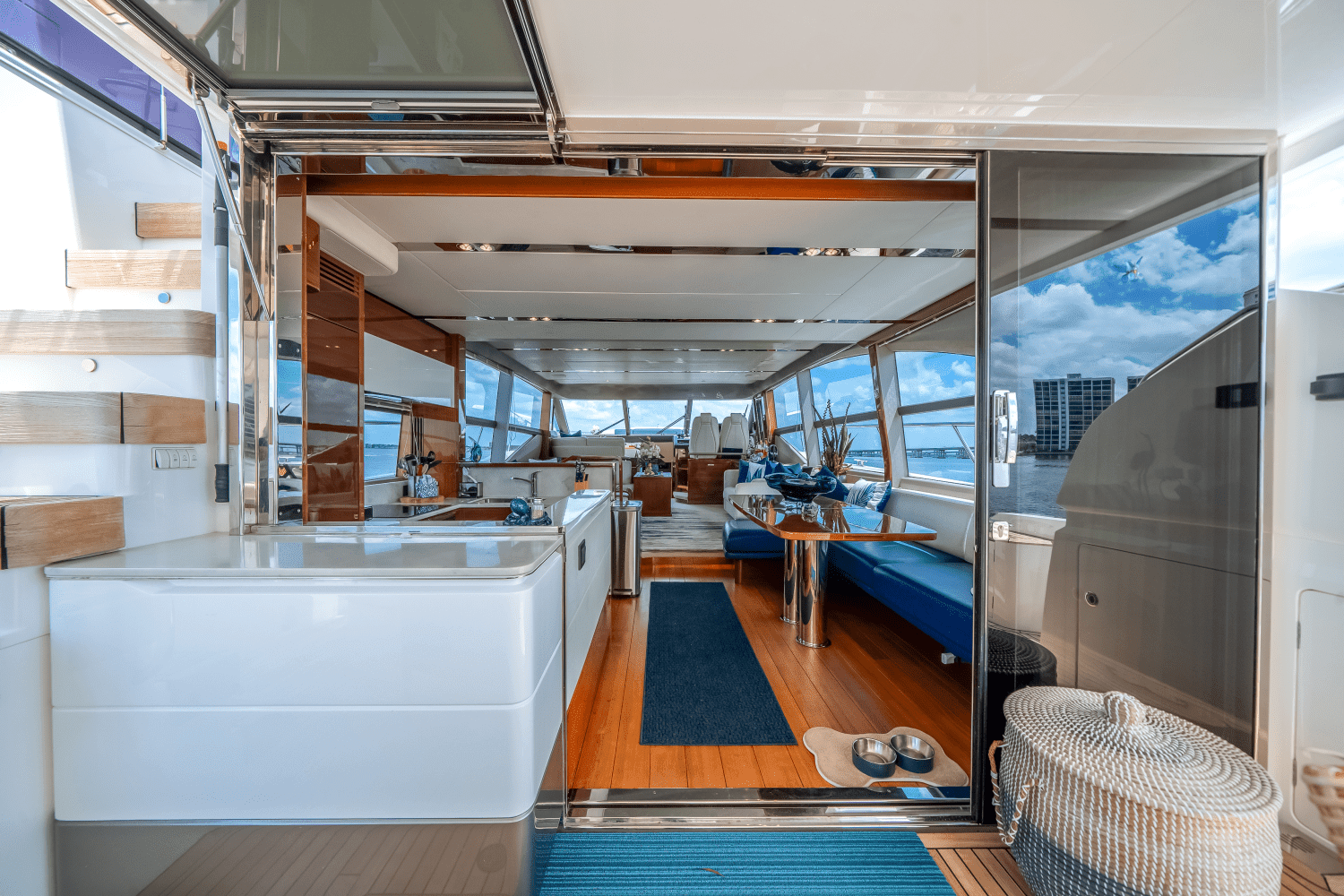 2019 Princess F70 Image Thumbnail #4