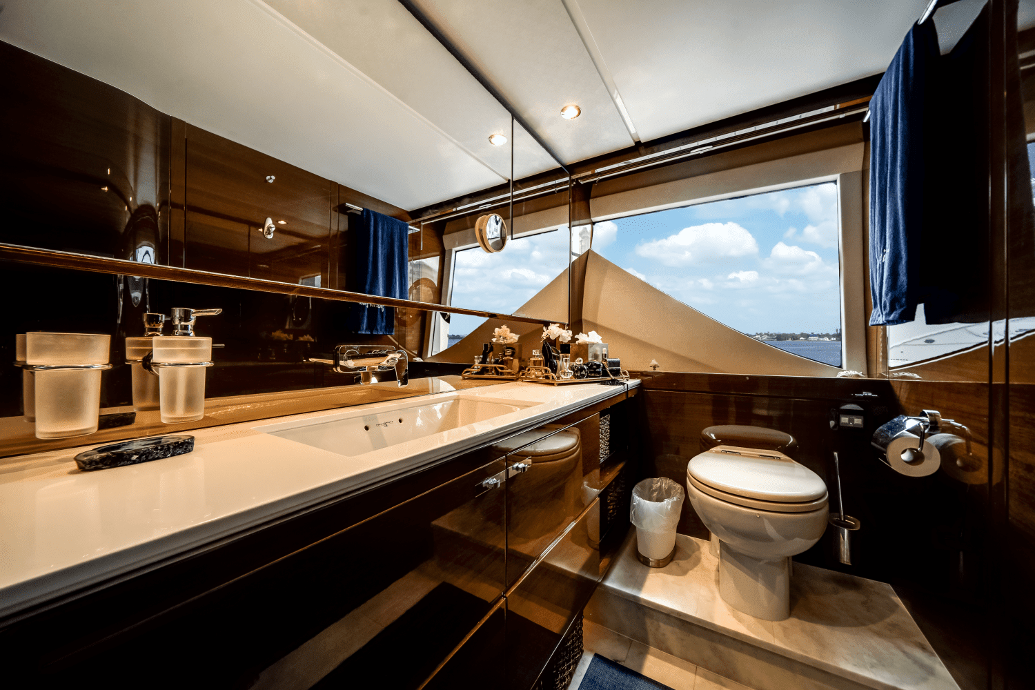 2019 Princess F70 Image Thumbnail #17