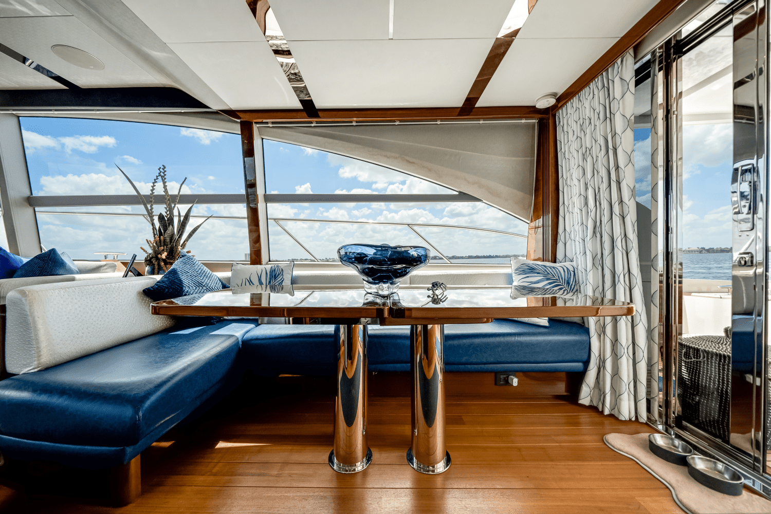 2019 Princess F70 Image Thumbnail #6