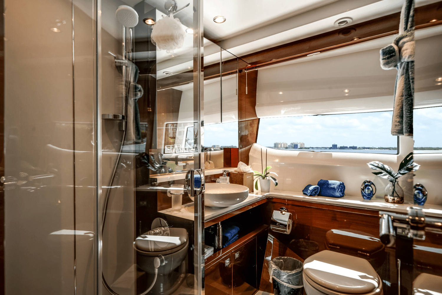 2019 Princess F70 Image Thumbnail #24