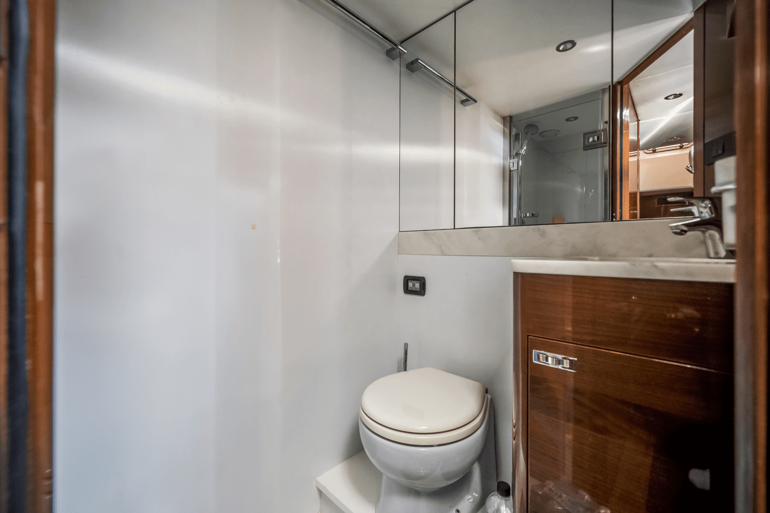 2019 Princess F70 Image Thumbnail #48