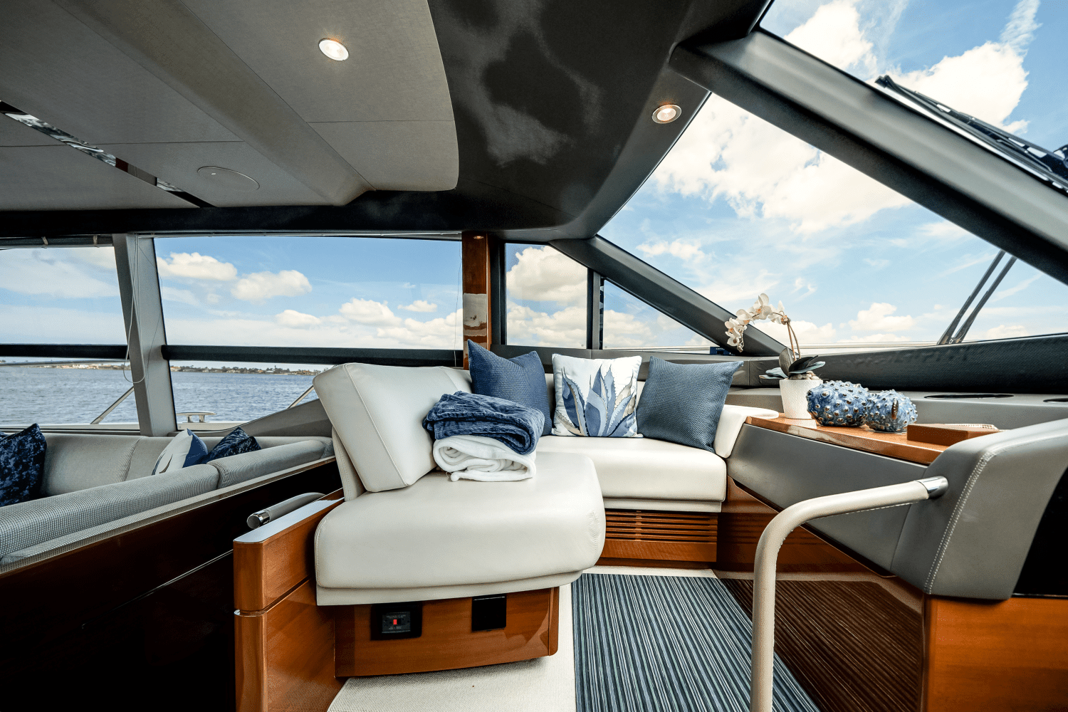 2019 Princess F70 Image Thumbnail #9