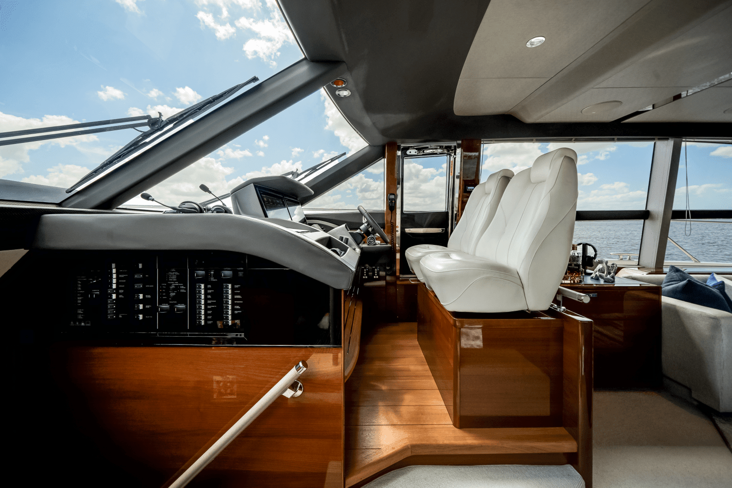 2019 Princess F70 Image Thumbnail #10
