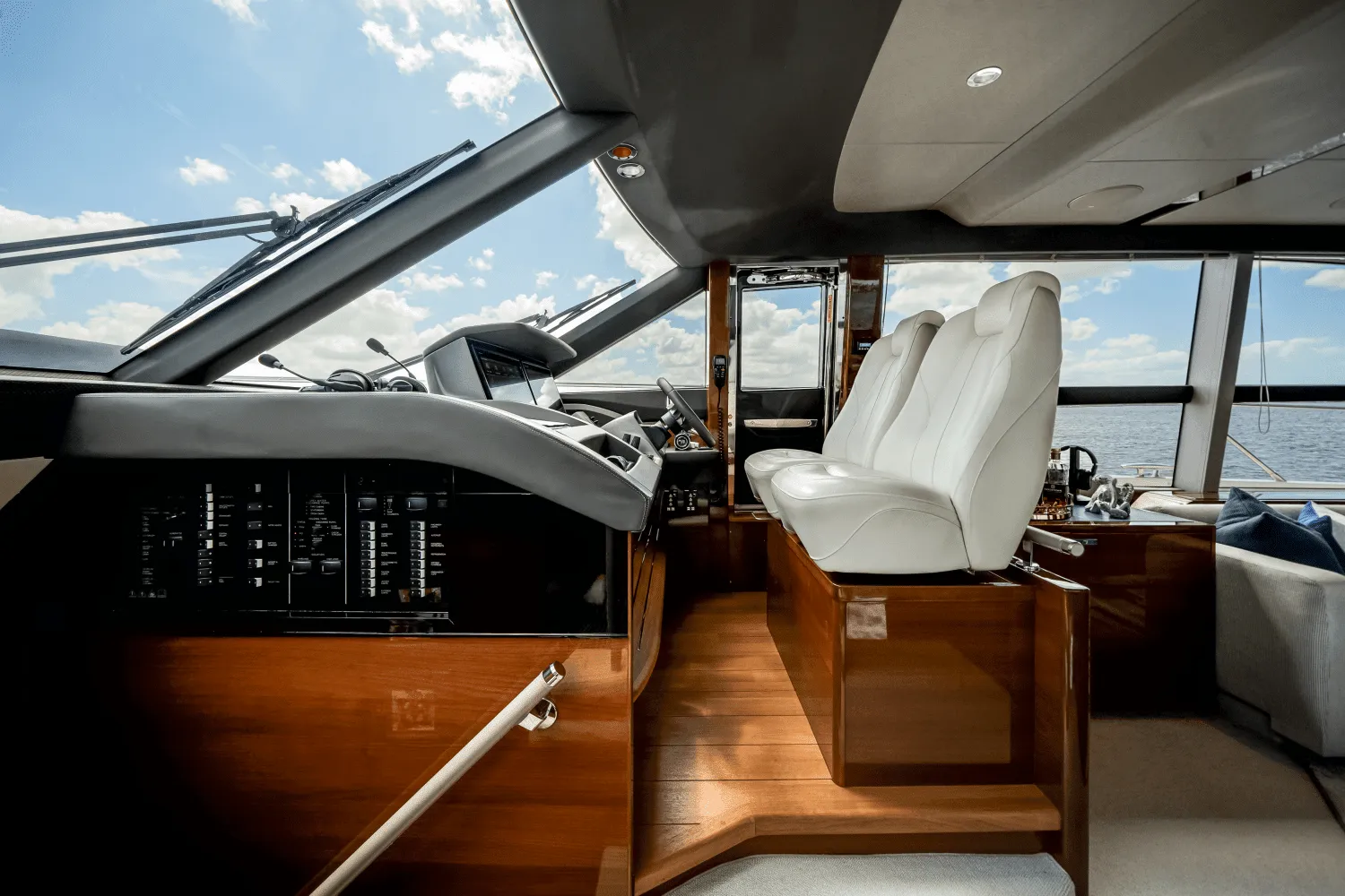 2019 Princess F70 Image Thumbnail #12