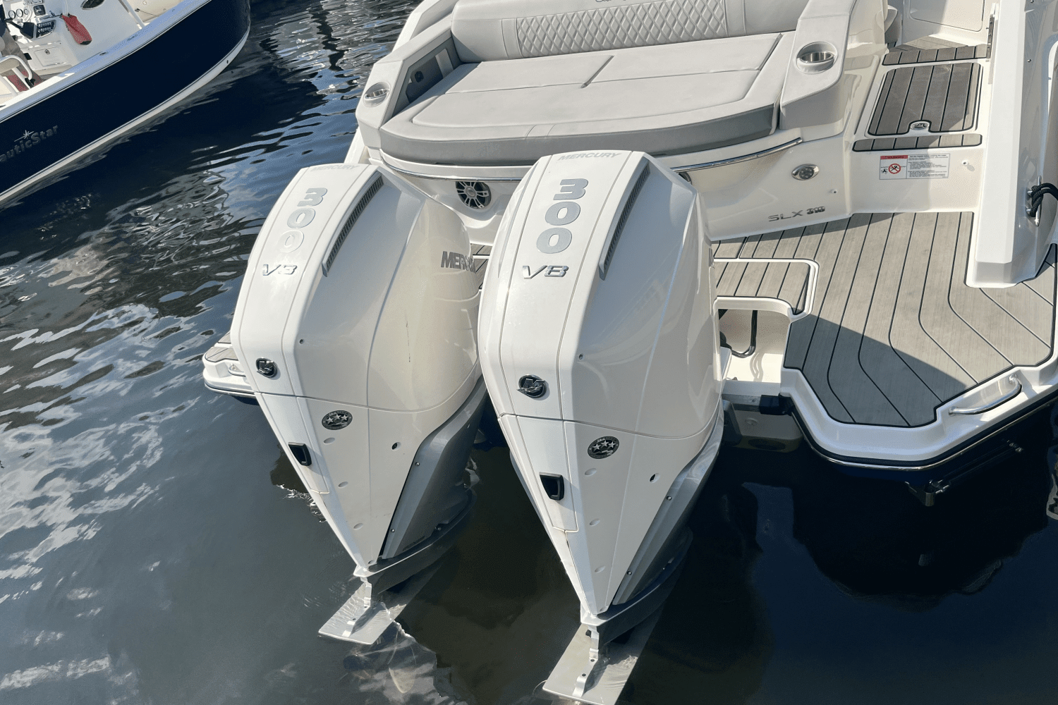 2024 Sea Ray 310 SLX Outboard Image Thumbnail #7