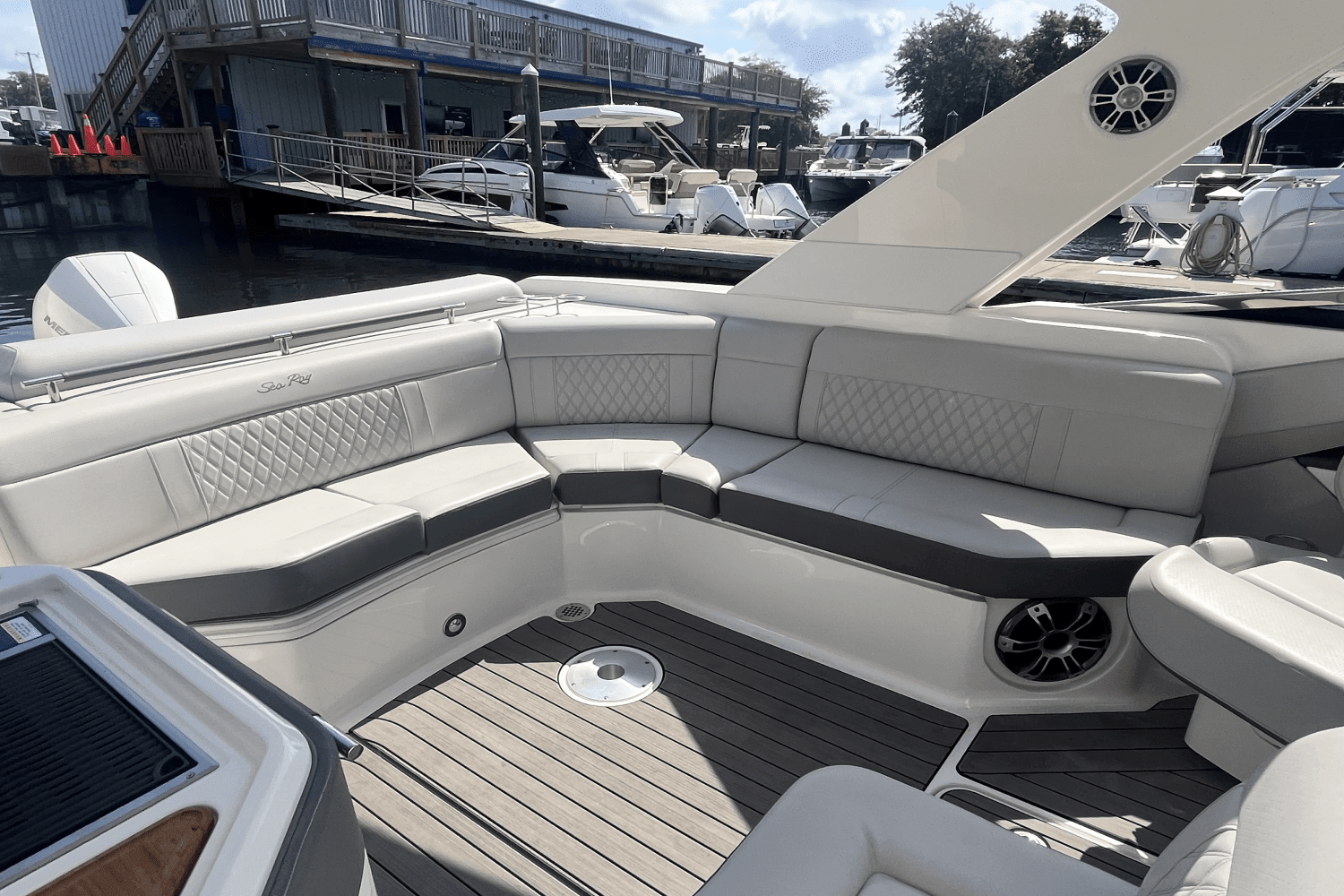 2024 Sea Ray 310 SLX Outboard Image Thumbnail #12