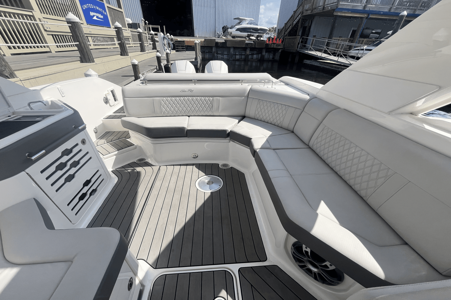 2024 Sea Ray 310 SLX Outboard Image Thumbnail #15