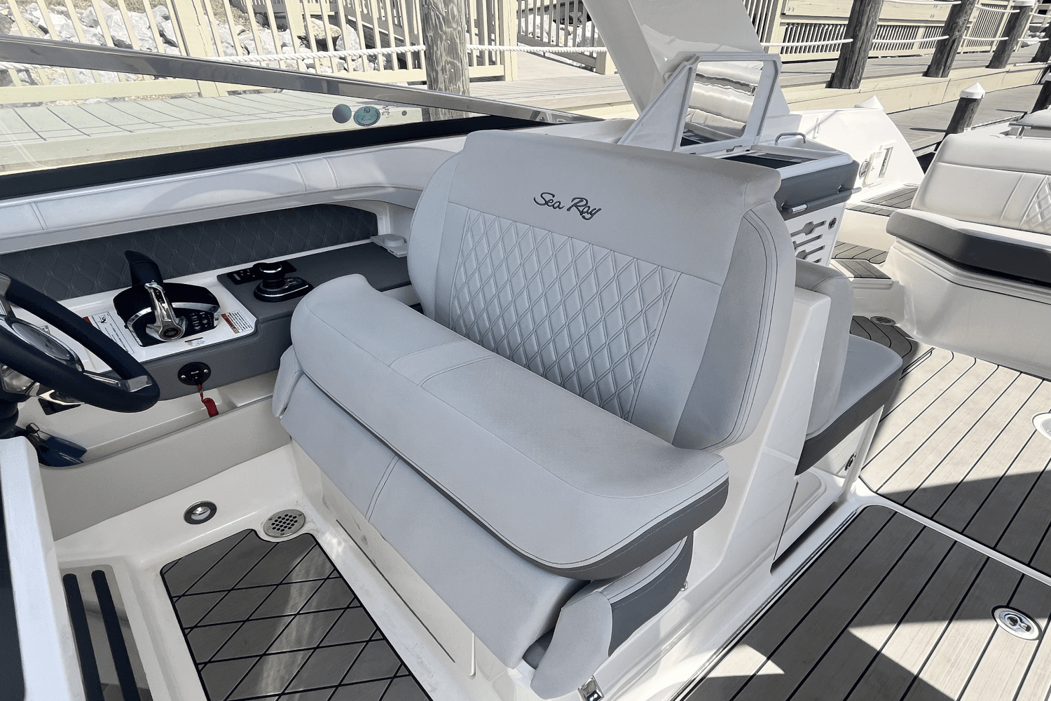 2024 Sea Ray 310 SLX Outboard Image Thumbnail #20