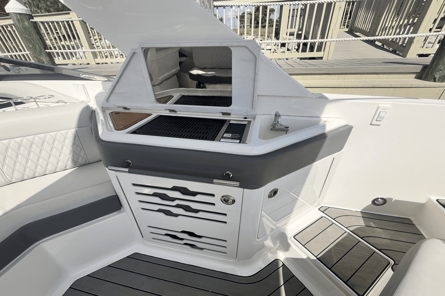 2024 Sea Ray 310 SLX Outboard Image Thumbnail #13