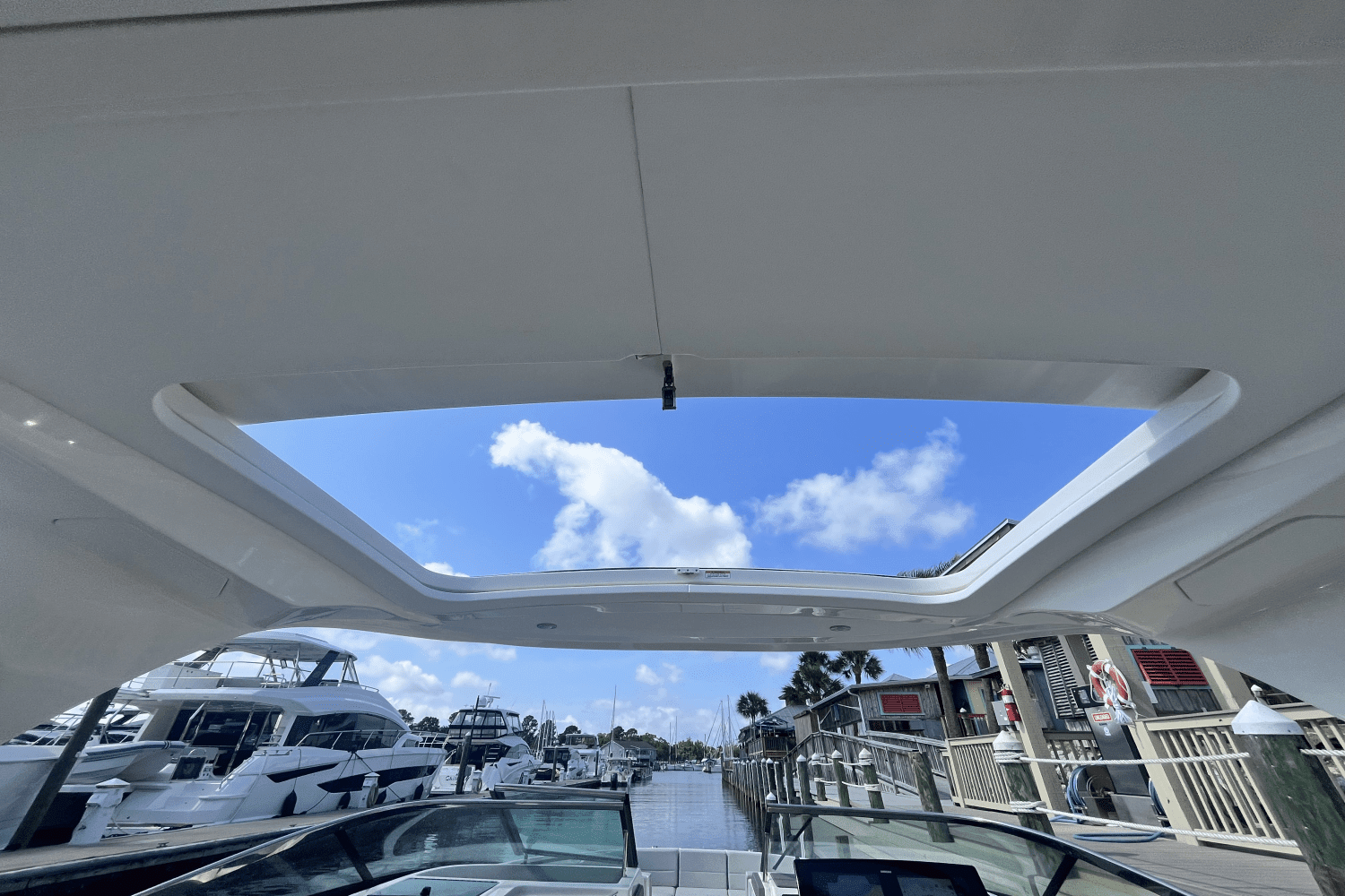 2024 Sea Ray 310 SLX Outboard Image Thumbnail #17