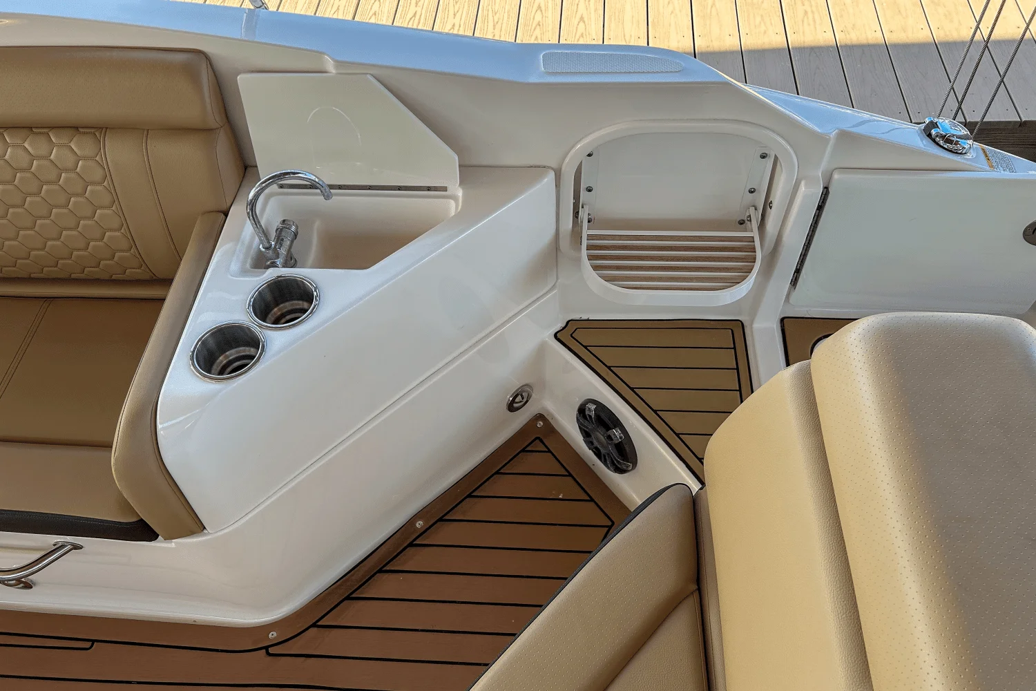 2019 Sea Ray 270 SDX OUTBOARD Image Thumbnail #11