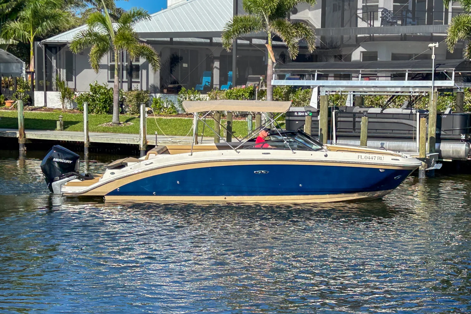 2019 Sea Ray 270 SDX OUTBOARD Image Thumbnail #0