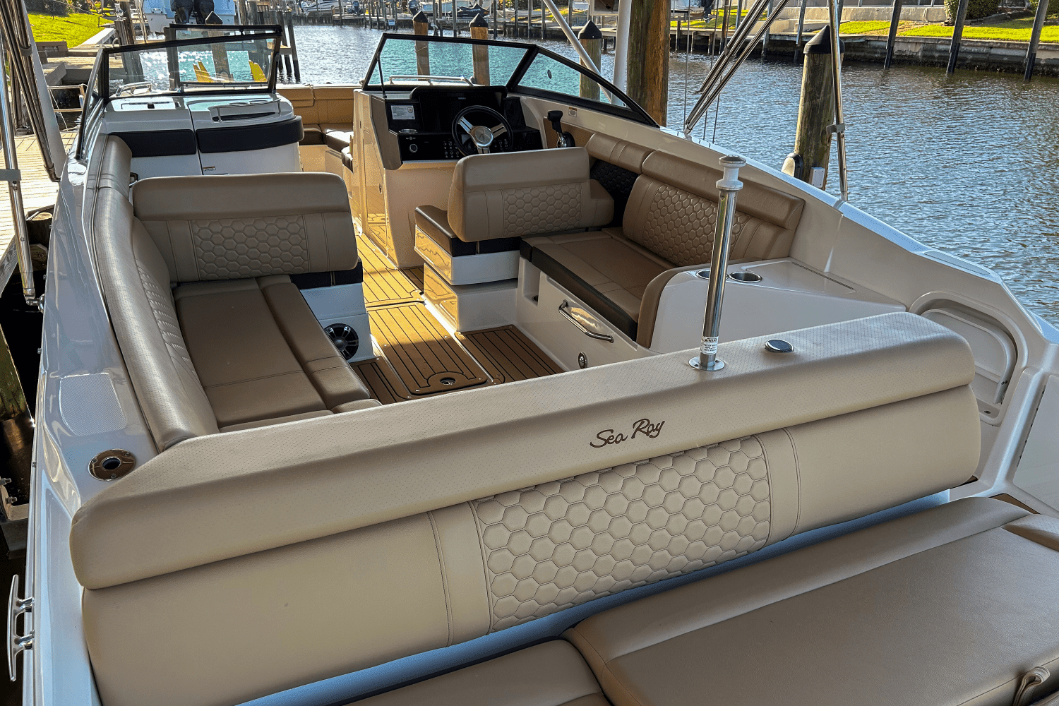 2019 Sea Ray 270 SDX OUTBOARD Image Thumbnail #8