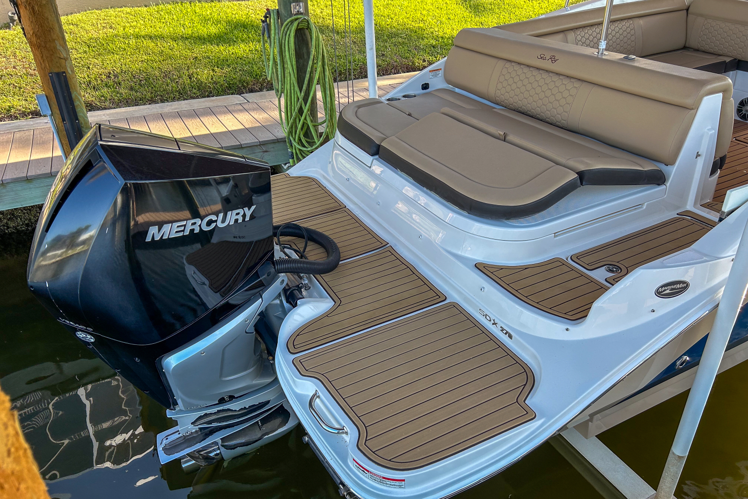 2019 Sea Ray 270 SDX OUTBOARD Image Thumbnail #6
