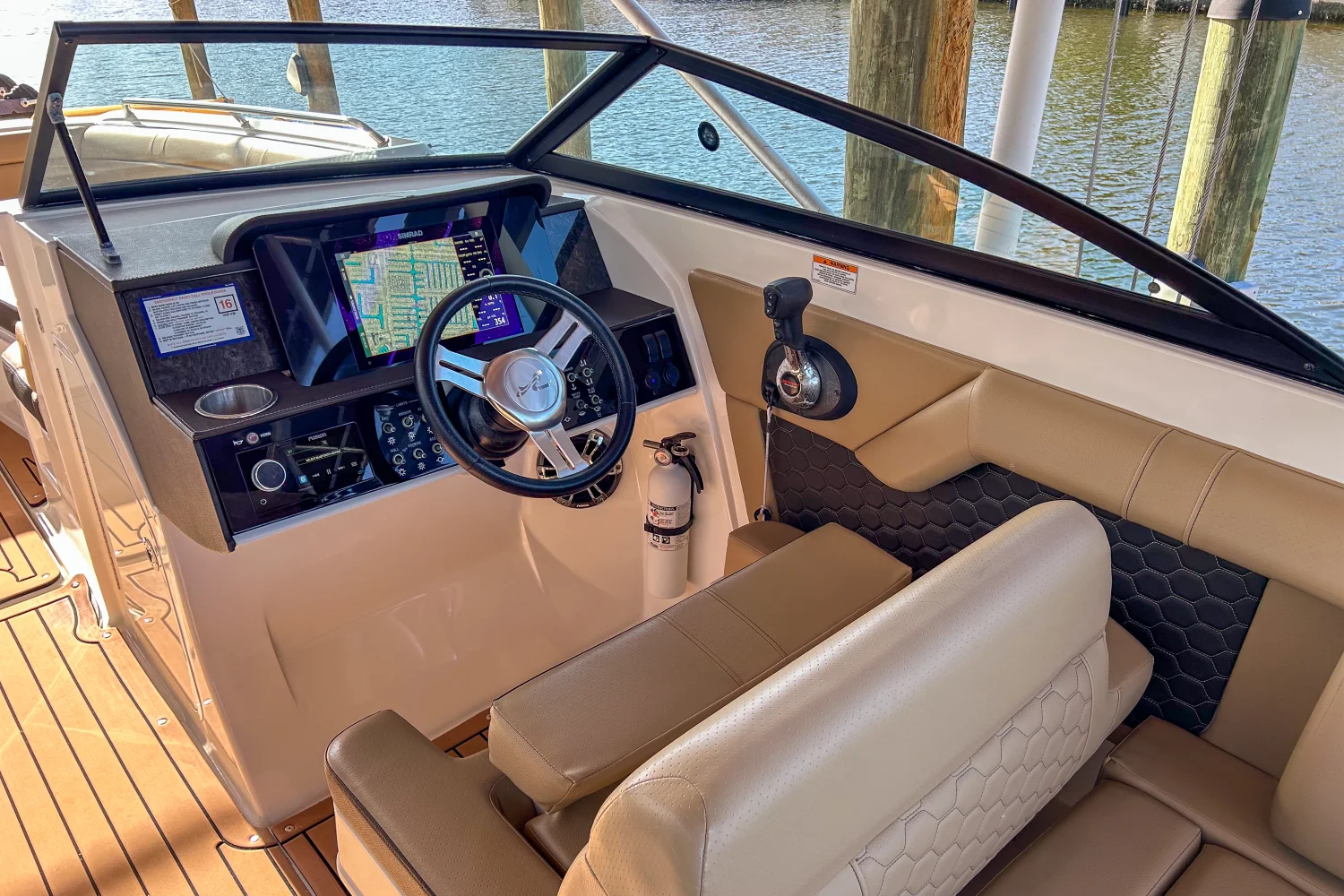 2019 Sea Ray 270 SDX OUTBOARD Image Thumbnail #12