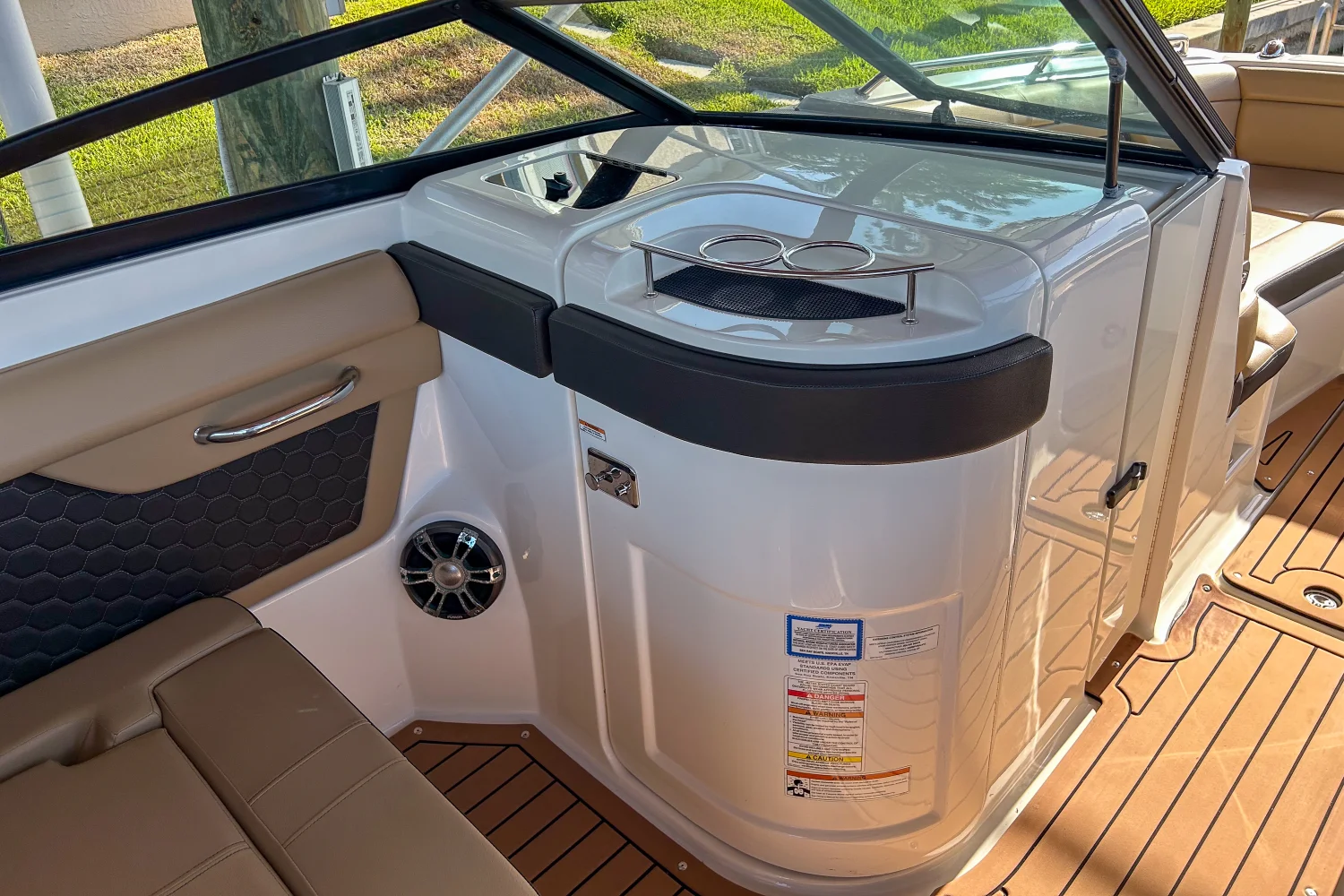 2019 Sea Ray 270 SDX OUTBOARD Image Thumbnail #17