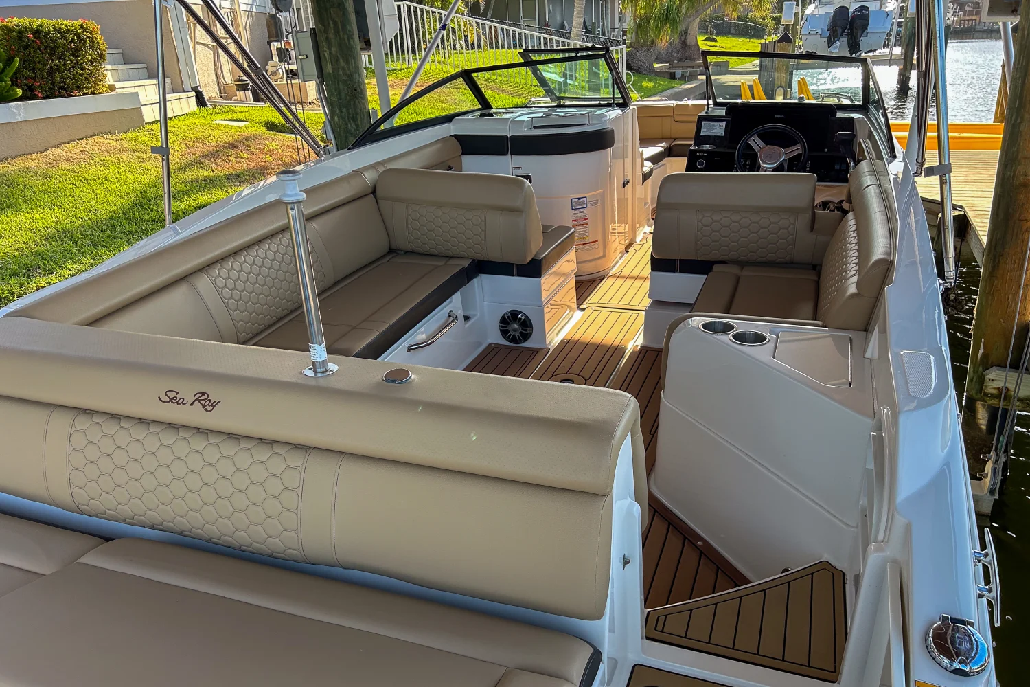 2019 Sea Ray 270 SDX OUTBOARD Image Thumbnail #9