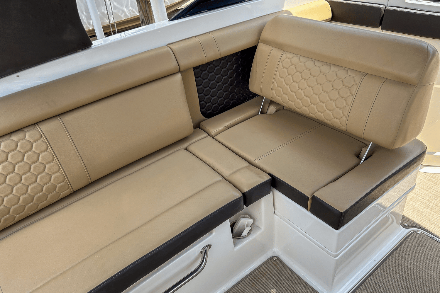 2018 Sea Ray 270 SDX OUTBOARD Image Thumbnail #17