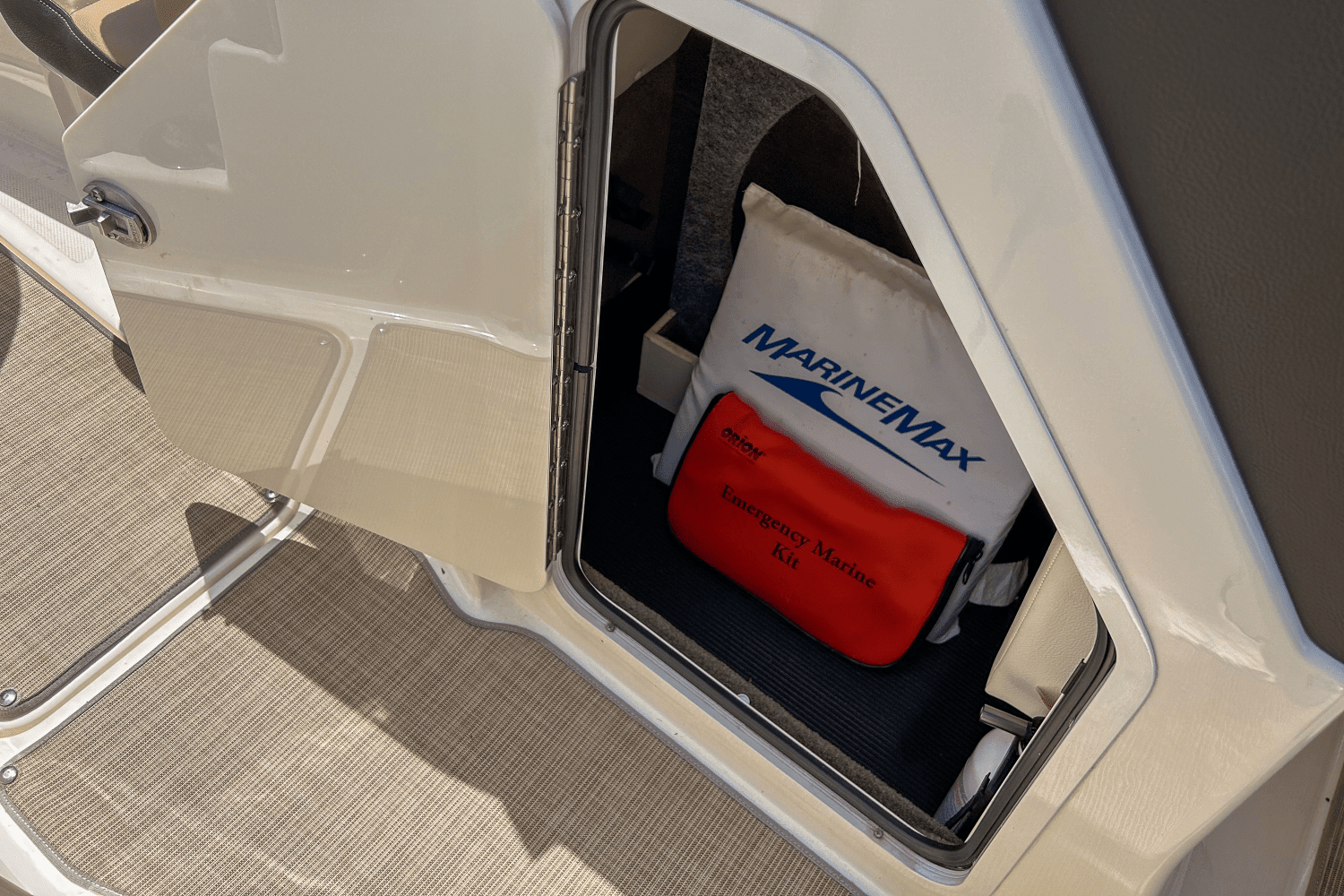 2018 Sea Ray 270 SDX OUTBOARD Image Thumbnail #28