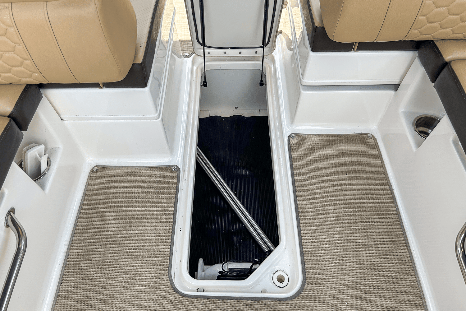 2018 Sea Ray 270 SDX OUTBOARD Image Thumbnail #32