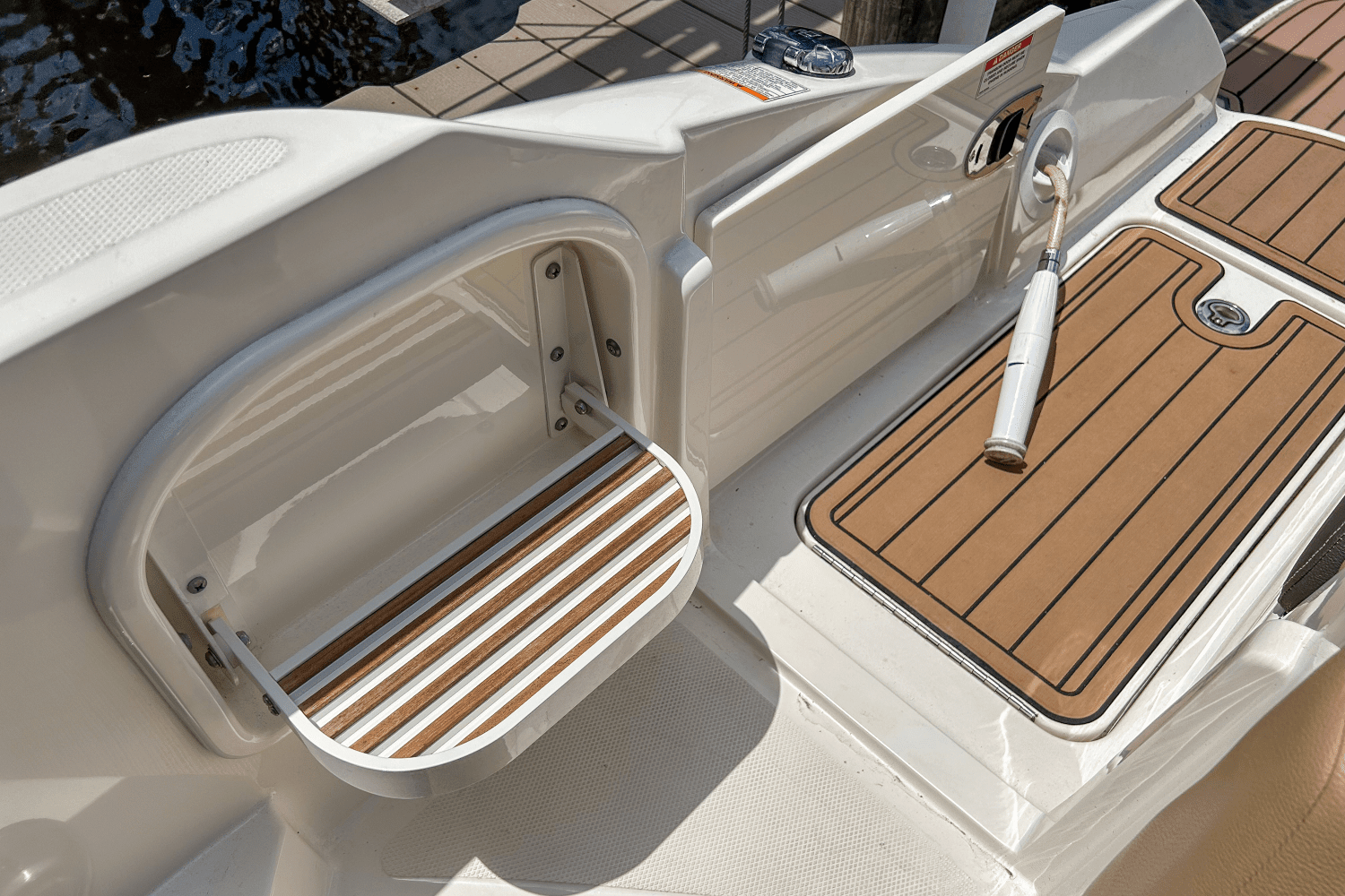 2018 Sea Ray 270 SDX OUTBOARD Image Thumbnail #30