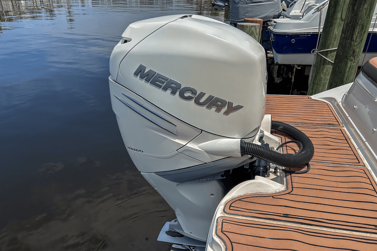 2018 Sea Ray 270 SDX OUTBOARD Image Thumbnail #6