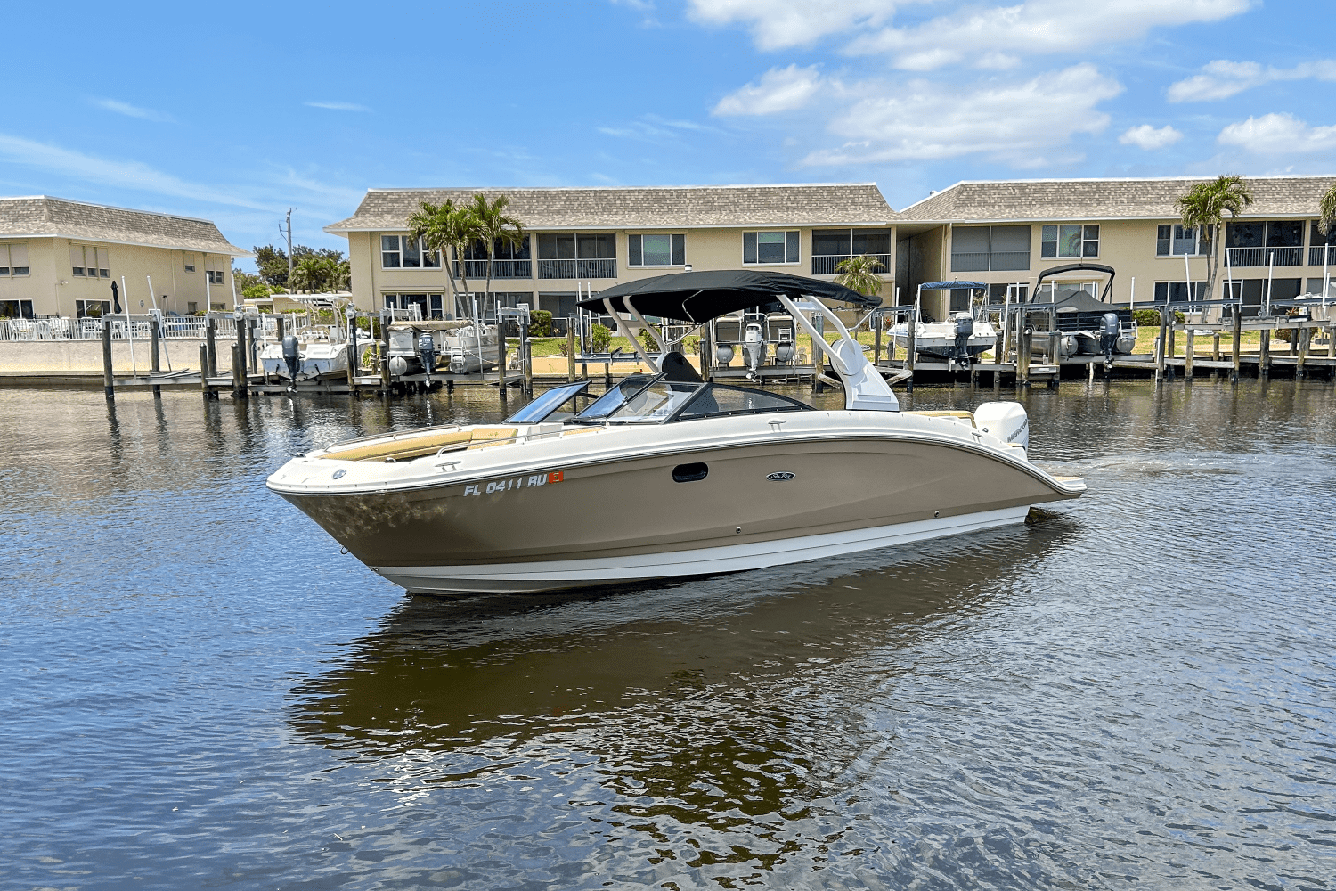 2018 Sea Ray 270 SDX OUTBOARD Image Thumbnail #2