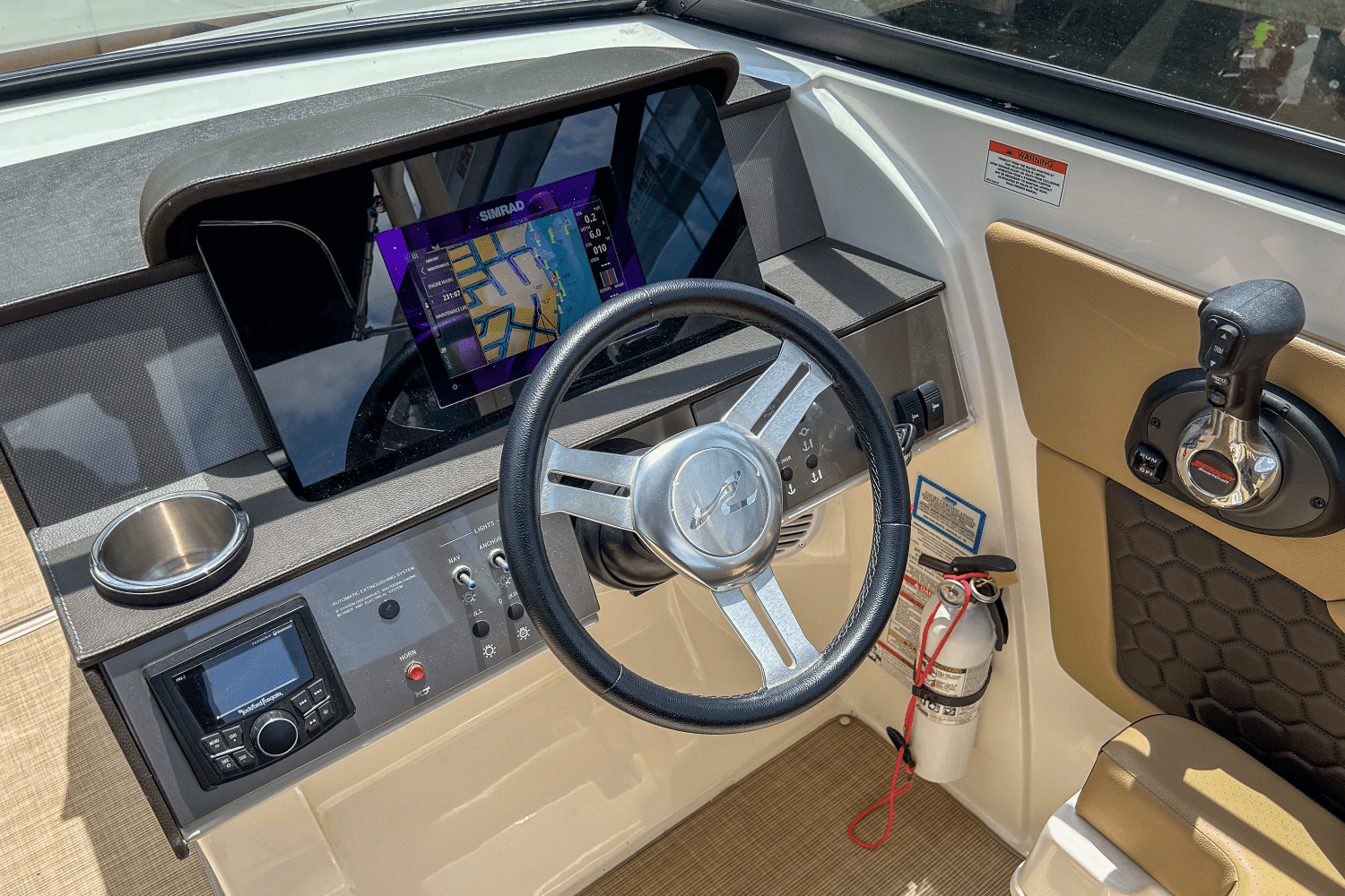 2018 Sea Ray 270 SDX OUTBOARD Image Thumbnail #12