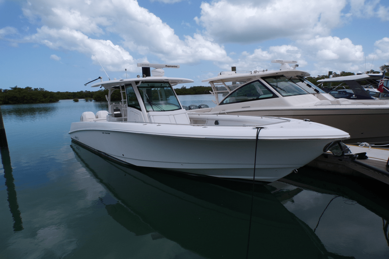 2016 Boston Whaler 350 OUTRAGE Image Thumbnail #2