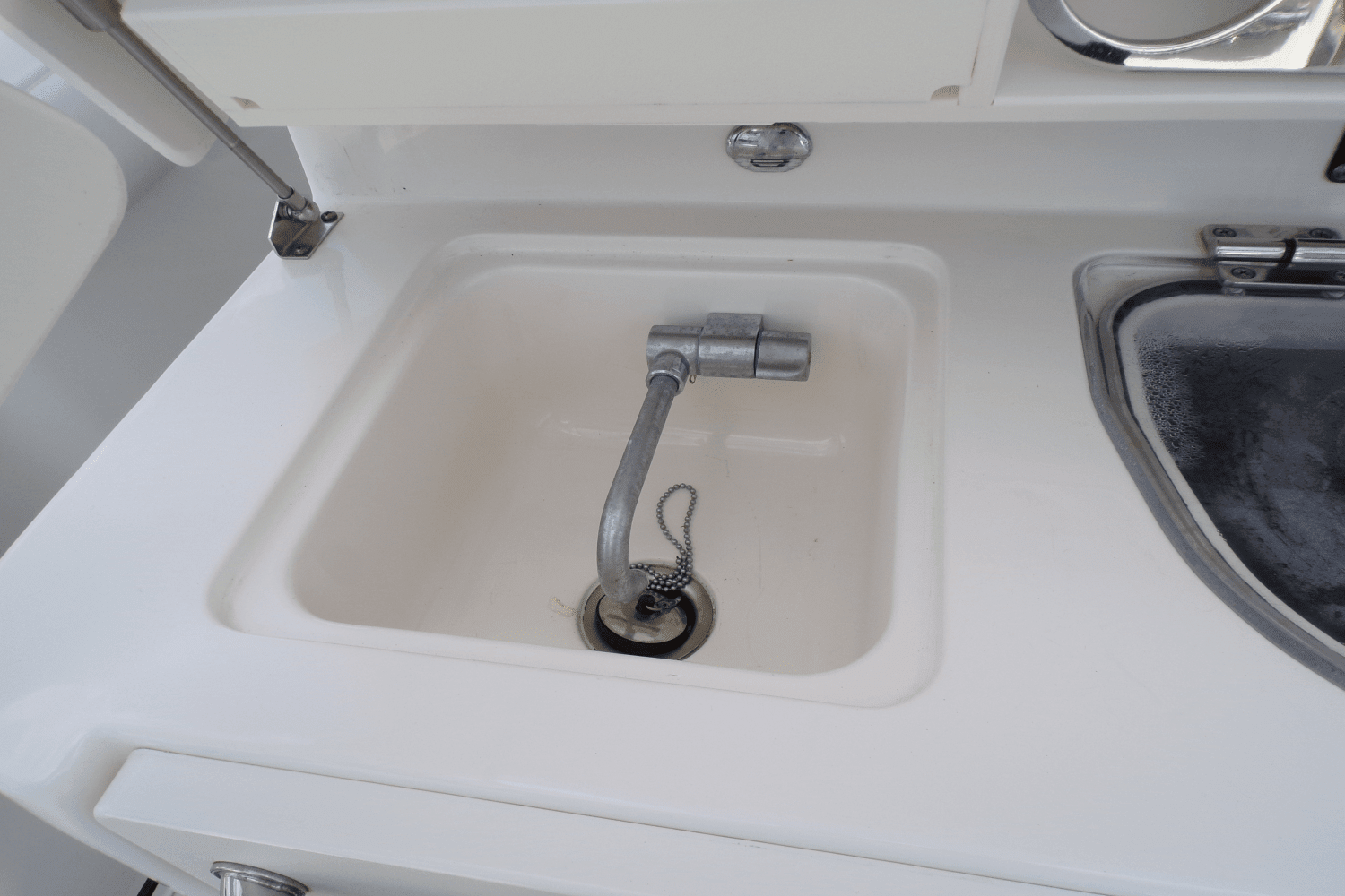 2016 Boston Whaler 350 OUTRAGE Image Thumbnail #39