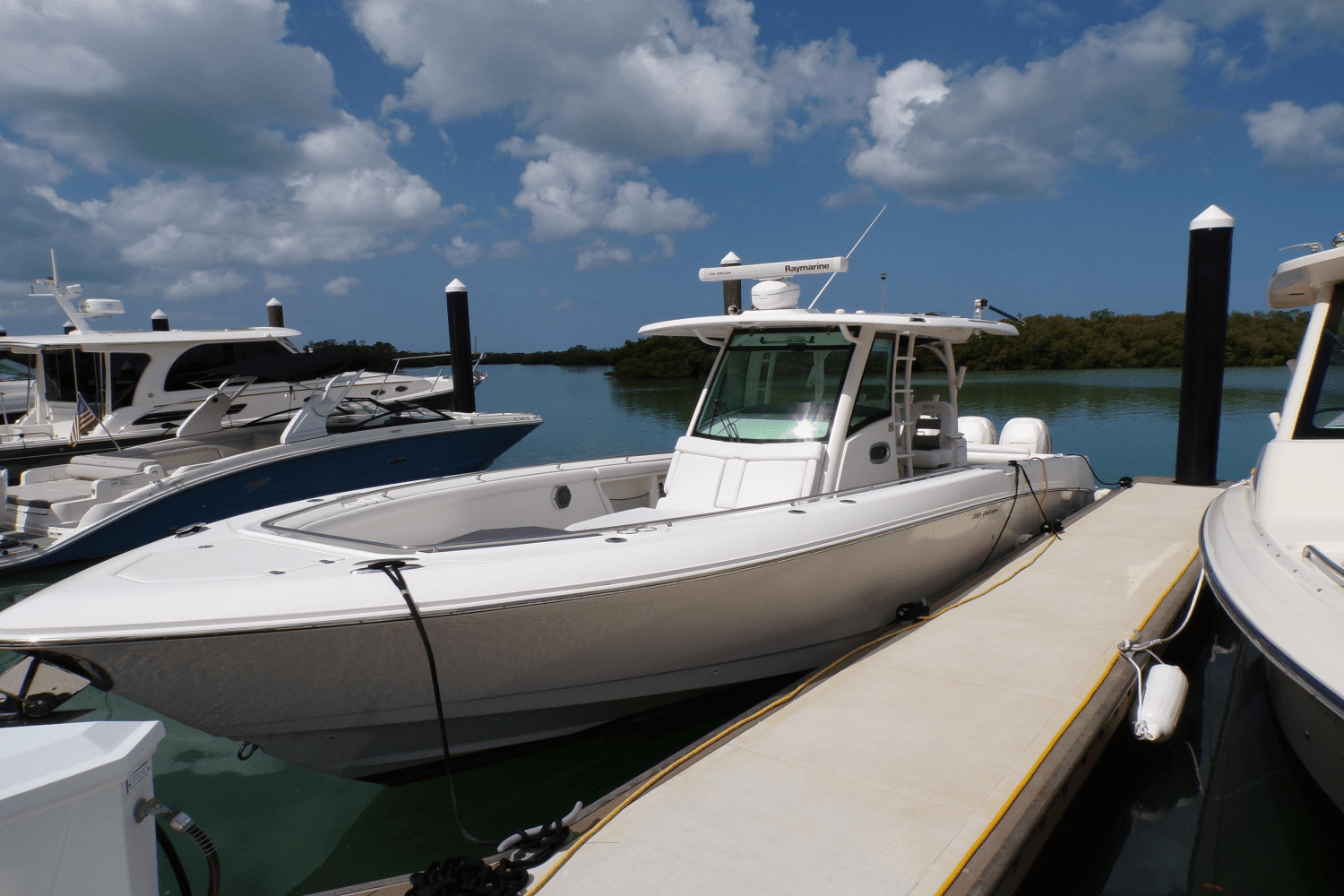 2016 Boston Whaler 350 OUTRAGE Image Thumbnail #7