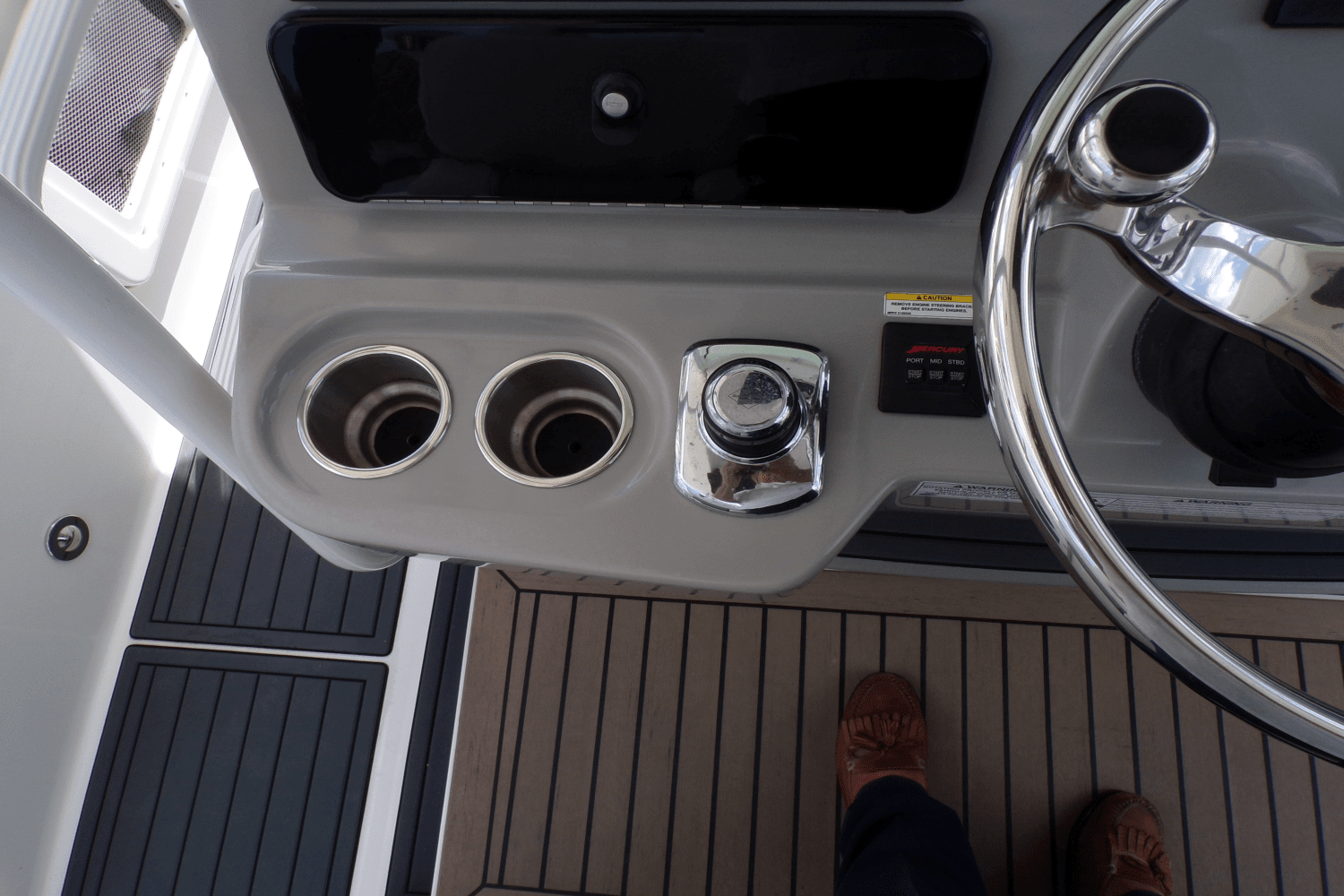 2016 Boston Whaler 350 OUTRAGE Image Thumbnail #23