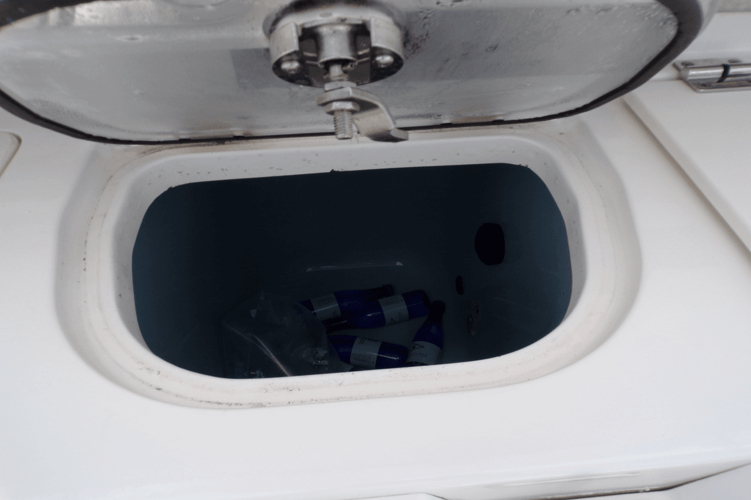 2016 Boston Whaler 350 OUTRAGE Image Thumbnail #30