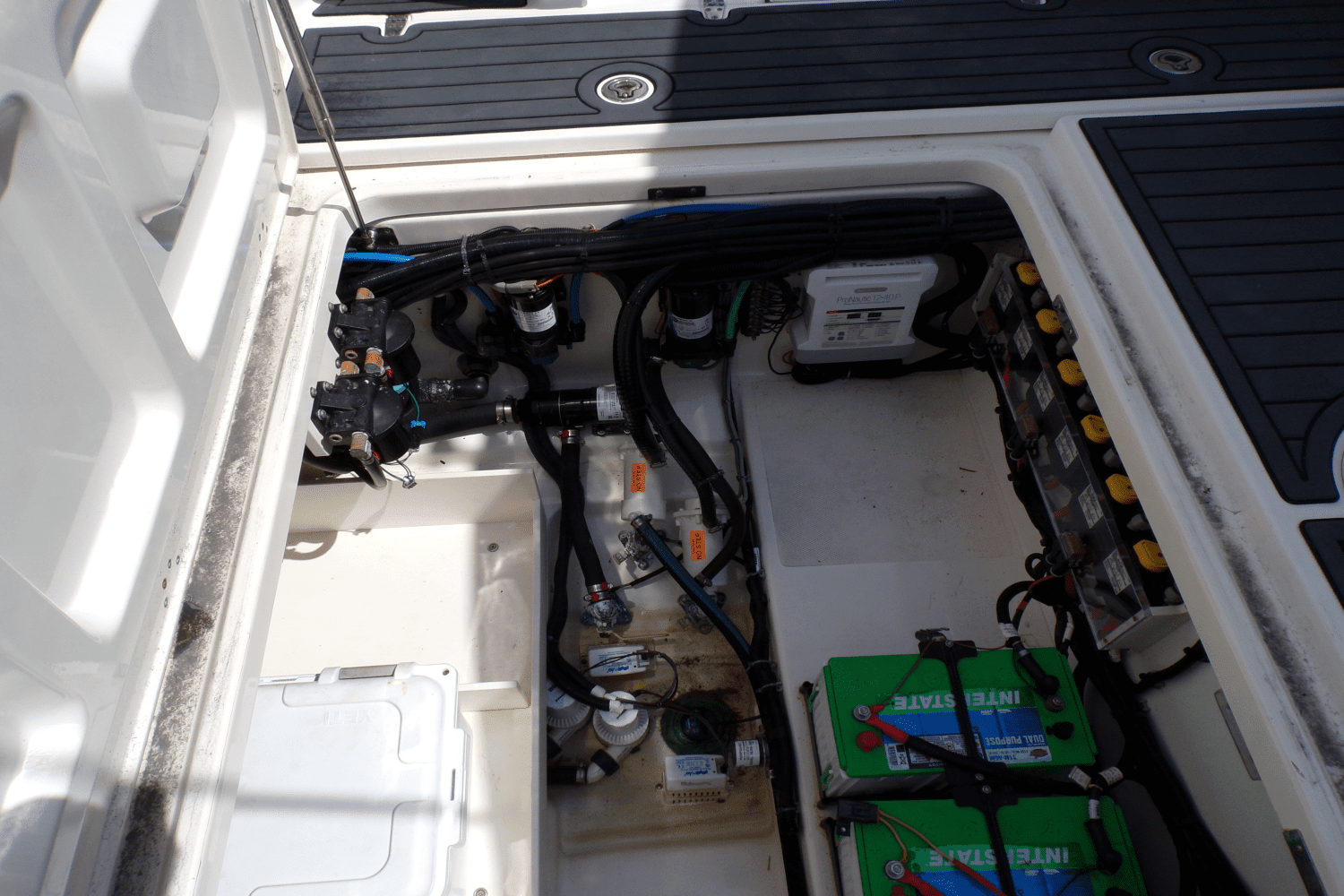 2016 Boston Whaler 350 OUTRAGE Image Thumbnail #44